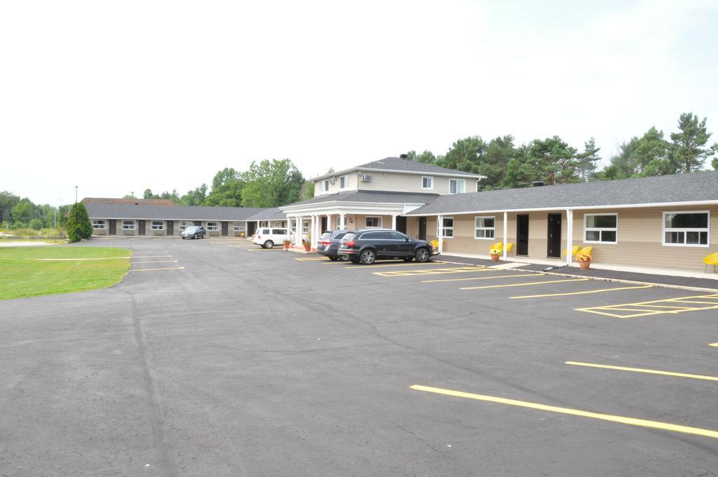 Colonial House Motor Inn パース エクステリア 写真