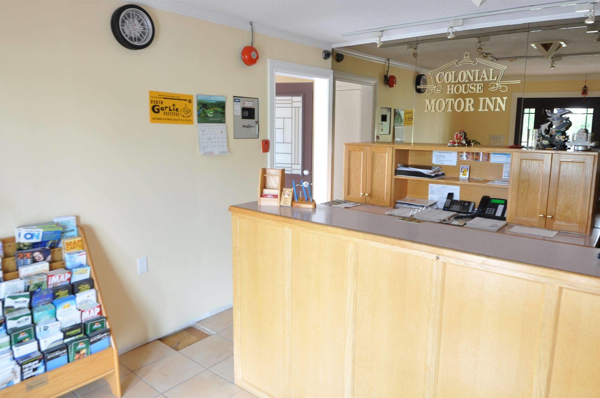 Colonial House Motor Inn パース エクステリア 写真