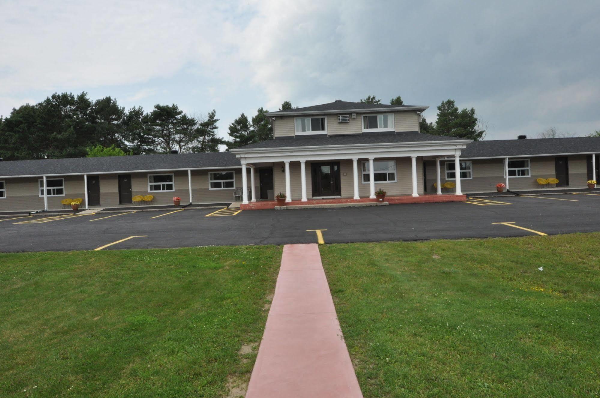 Colonial House Motor Inn パース エクステリア 写真